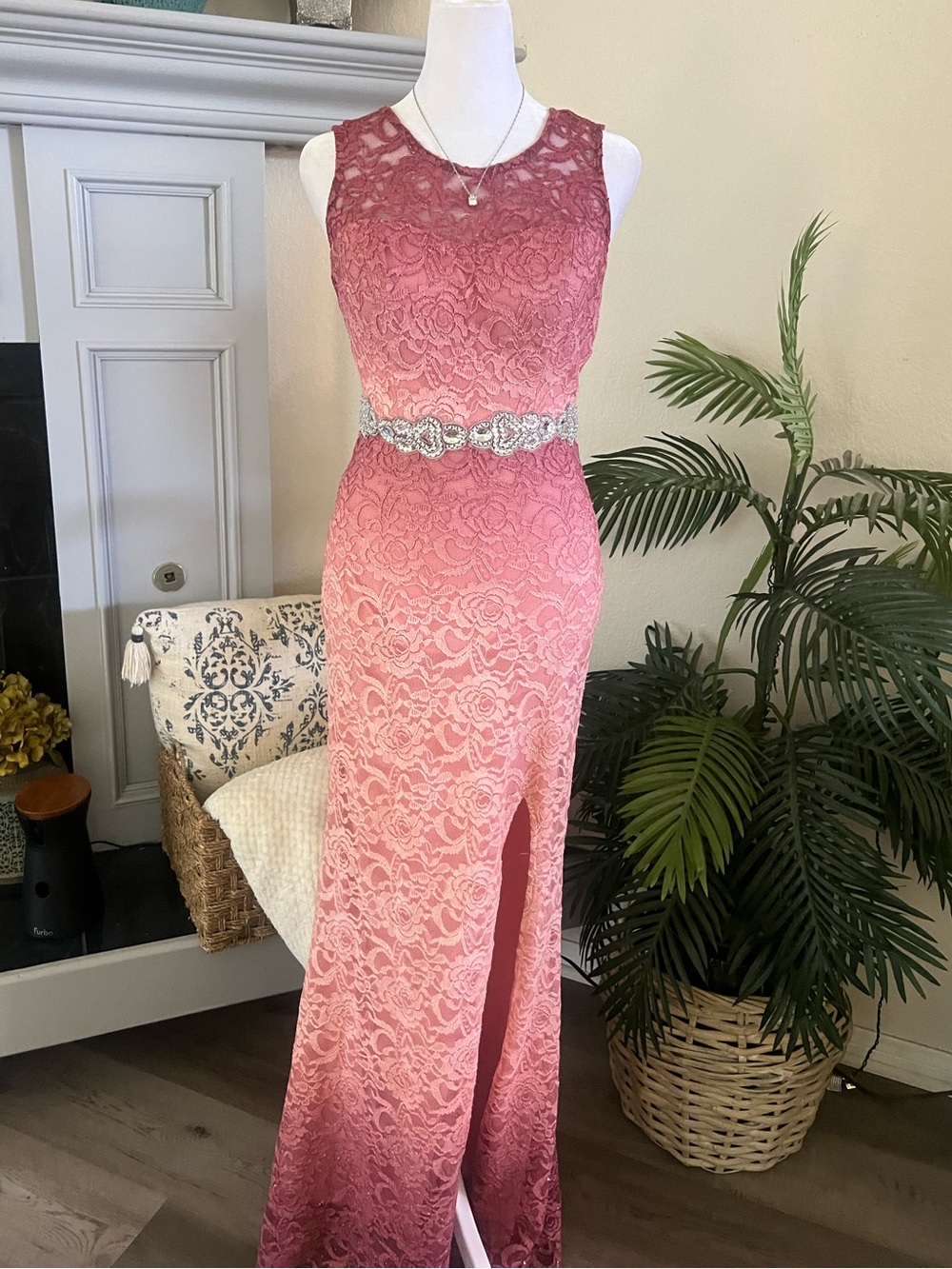 Vintage Y2K City Triangles Pink Ombre Lace Prom Gown with Jeweled Waist